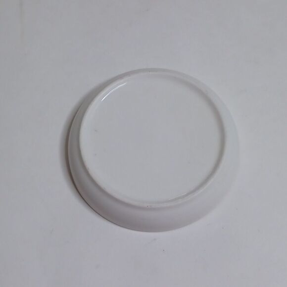 Lipstick Kiss Jewelry Dish - Picture 2 of 5